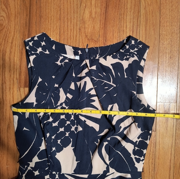 Signature Darby fit and flare A-line dress, size 6, blue and tan - Picture 5 of 9